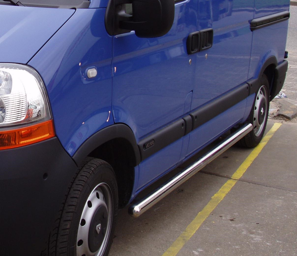 Підніжки, Труби на Nissan Interstar (1999-2010) Нісан Інтерстар, фото 1