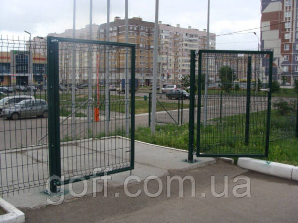 Комір — висота 1,5 м, довжина 3.0 м.