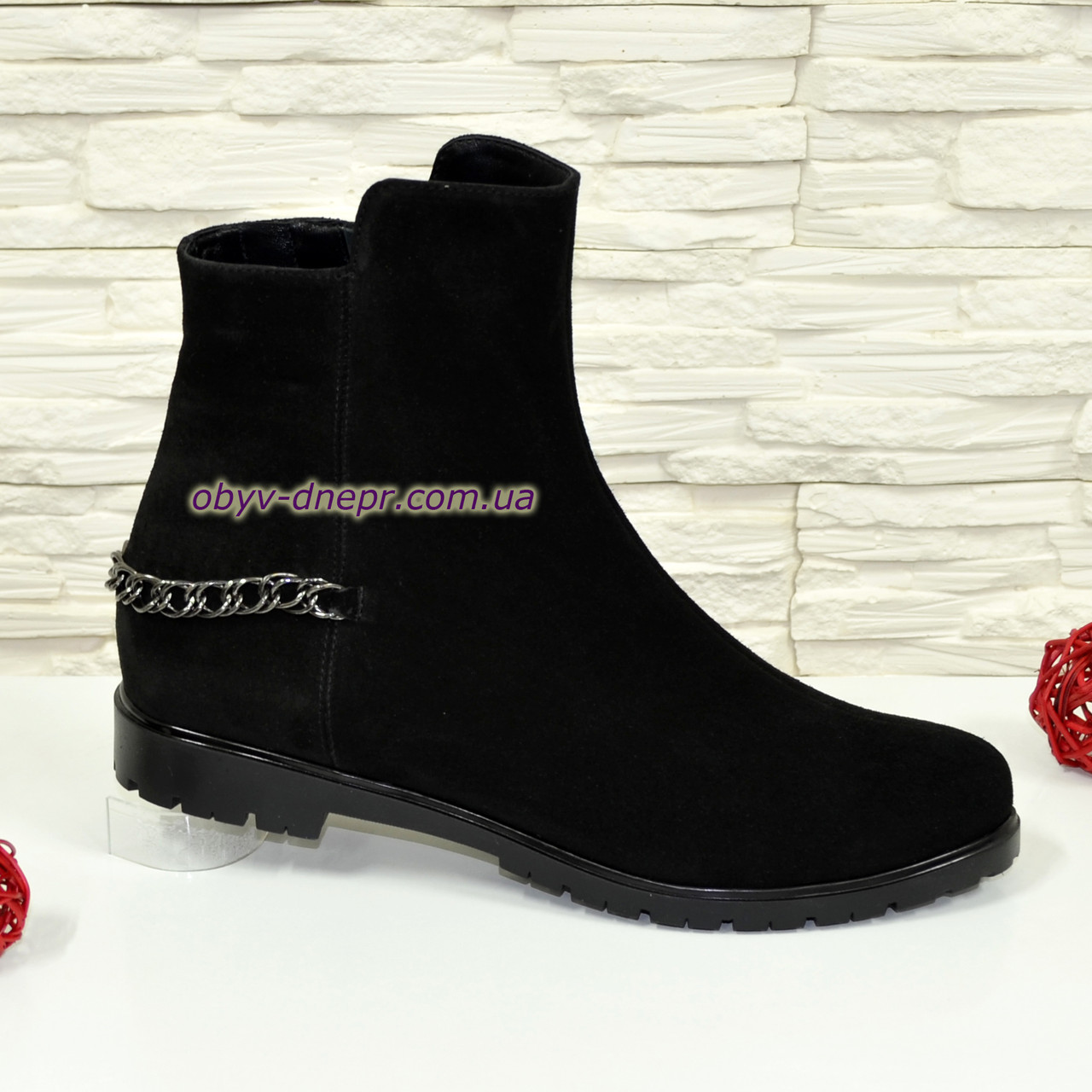 Черевики чорні жіночі замшеві, декоровані ланцюжком, фото 1