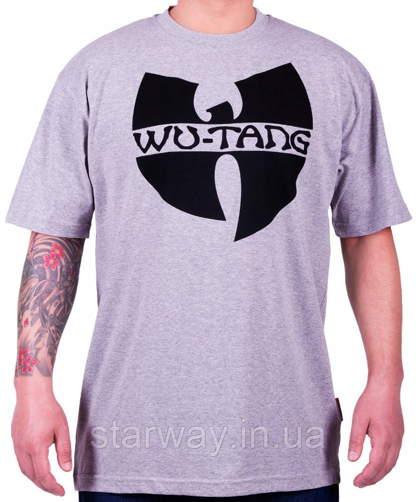 Cіра футболка з чорним принтом wu tang clan