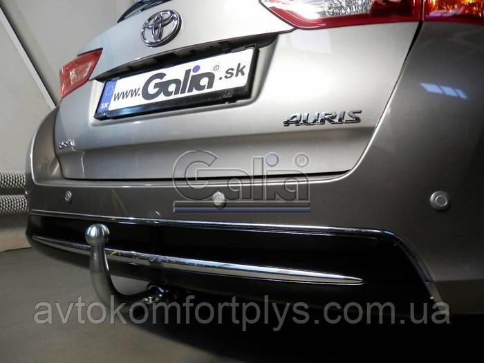 Фаркоп універсал Toyota Auris 2013-