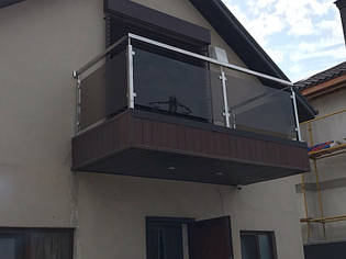 Балконное ограждение из стекла и нержавеющей стали 2