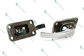 Ручка дверi кабiни внутрiшня Волга (гачок) (компл.2шт) (OAR) 31011-6105182/83