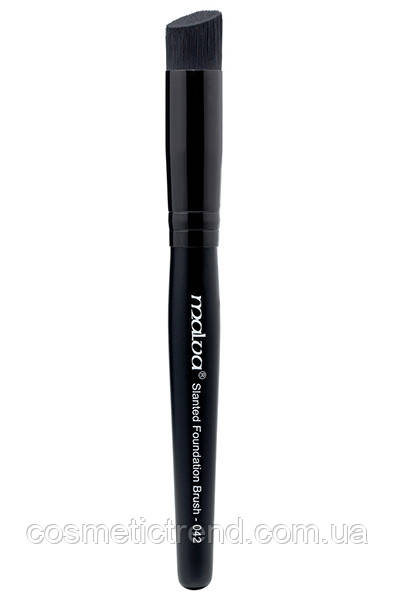 Пензель скошений для тональної основи Slanted Foundation Brush Malva M-309 (041)