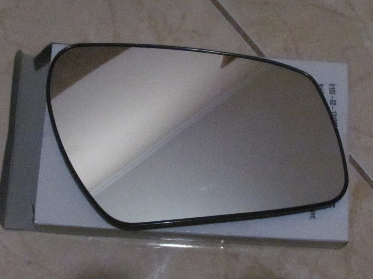 Вкладиш дзеркала ліве Ford C-max, Fiesta 5, Focus ll, Mondeo lll