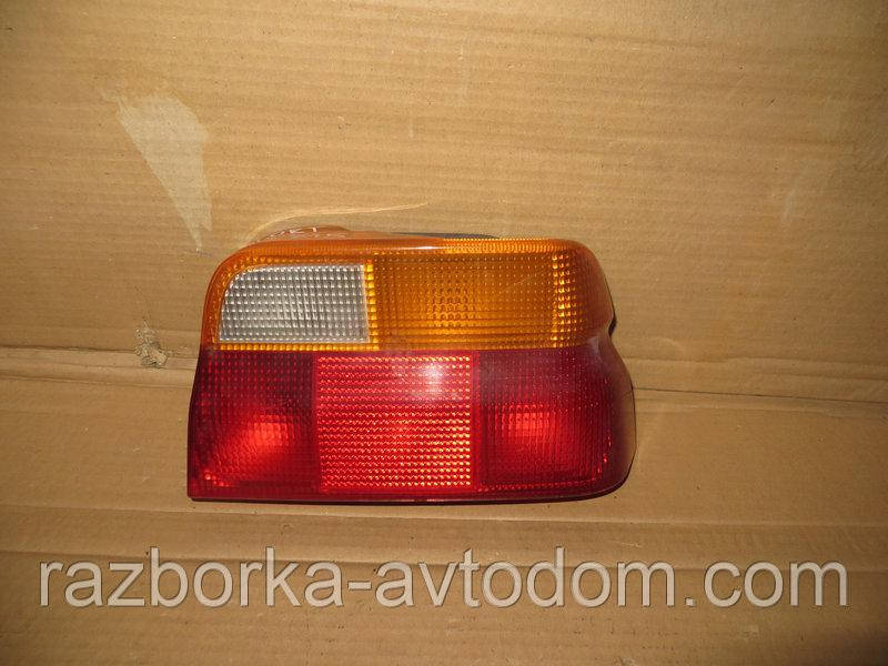 Ліхтар правий (хетчбек,седан) Ford Escort (90→93)