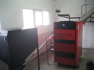 Пеллетный   котел RED LINE MAX 75 кВт с 
Пеллетной горелкой ECO -PALNIC UNI MAX 70 кВт.
Отапливает производственное здание 800 м.кв компании ТОВ СТЕКЛОПЛАСТИК, г. Бердянск.