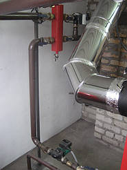 Обвязка  котла  произведена   через гидравлическую стрелку.