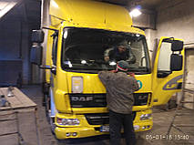 Изготовление лобового стекла триплекс на грузовик DAF LF 45. Установка лобового стекла на ДАФ ЛФ 45 в Никополе (Украина) 3