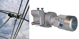 Приводь для форточок на виштовхувачах та клапани