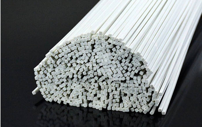 Купить Пластиковый профиль 1,5 мм. Х 1,5 мм. Квадрат, длина 250 мм. 1 ...