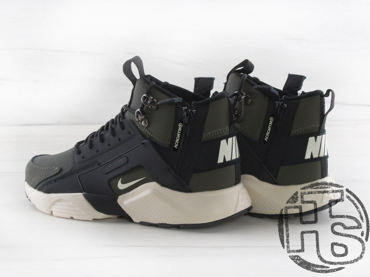 Nike air huarache hotsell city mid lea