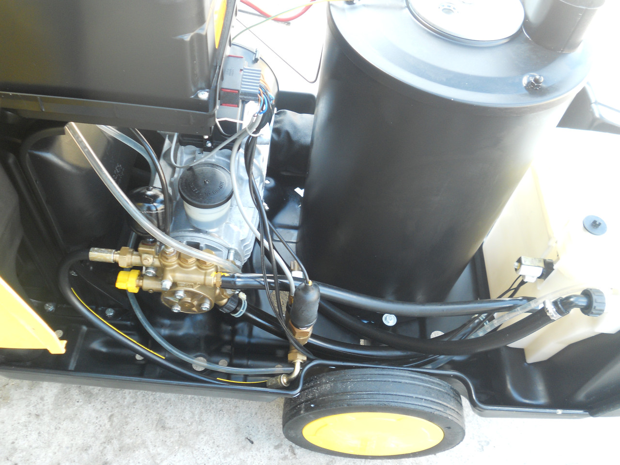 Аппарат высокого давления с нагревом Karcher HDS 895 M Eco (Б/У) - фото 3 - id-p47255728