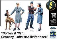 Персонал женских вспомогательных частей люфтваффе, серия "Женщины на войне". 1/35 MASTER BOX 3557