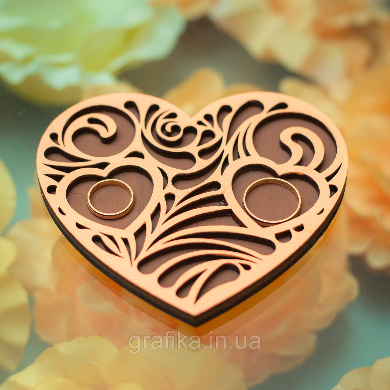 Подушечка для кілець із дерева ажурна