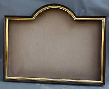 Кіот для ікони зі склепінням.