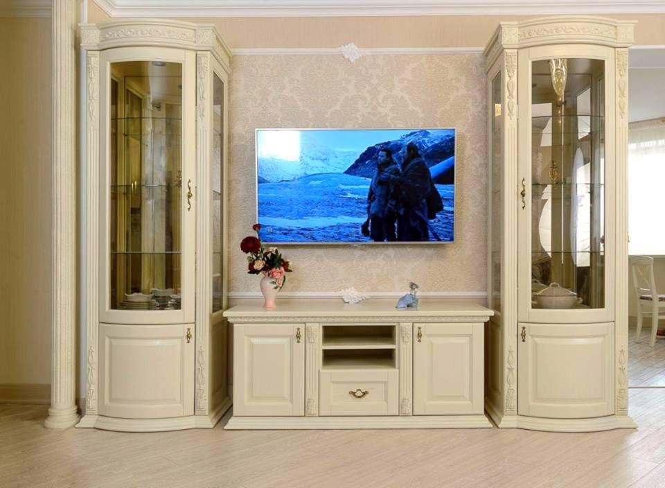 Вітальня з масиву дерева в класичному стилі  Платина РКБ-Меблі, колір на вибір