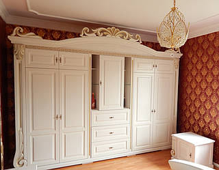 Спальний гарнітур із натурального дерева