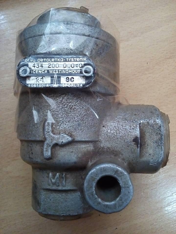 Клапан двухмагистральный DAF, IVECO, MAN (WABCO)
