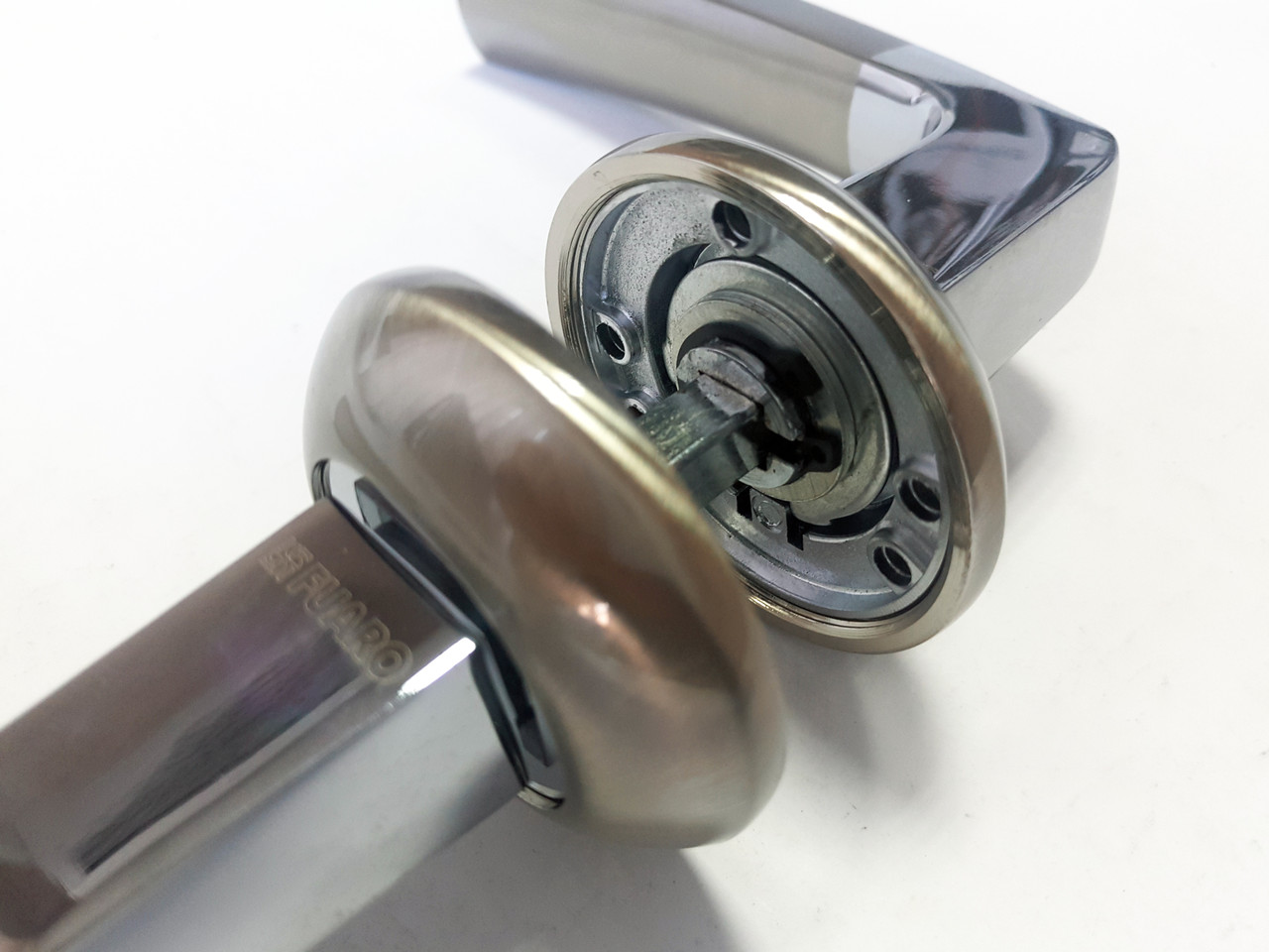 Ручка дверная на розетке Fuaro Volt матовый никель/хром (Китай) - фото 7 - id-p557113102