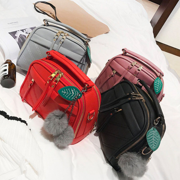 Мини сумочка с меховым брелком: продажа, цена в Днепре. Женские сумочки ...