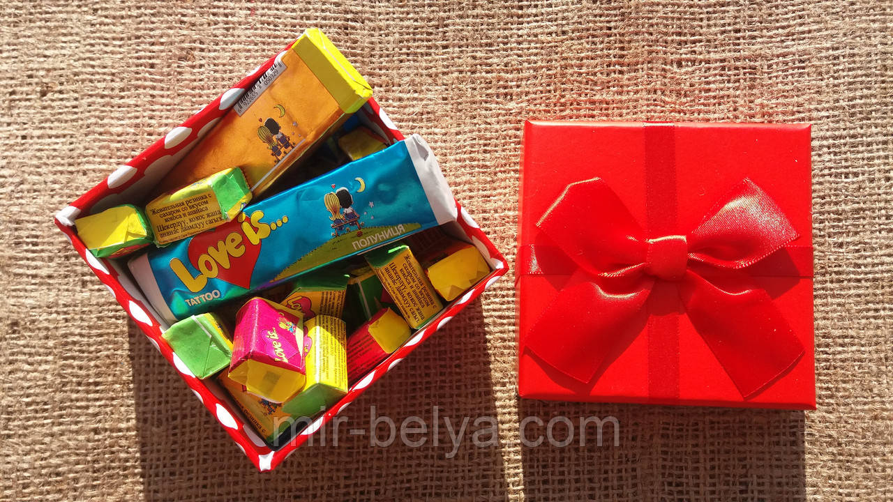 Жуйки Love is 5 смаків мікс жувальна гумка лові іс подарунковий набір 30 штук