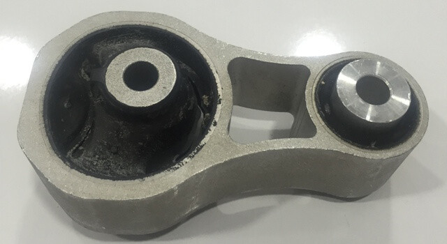 Подушка АКПП права Ford Fiesta