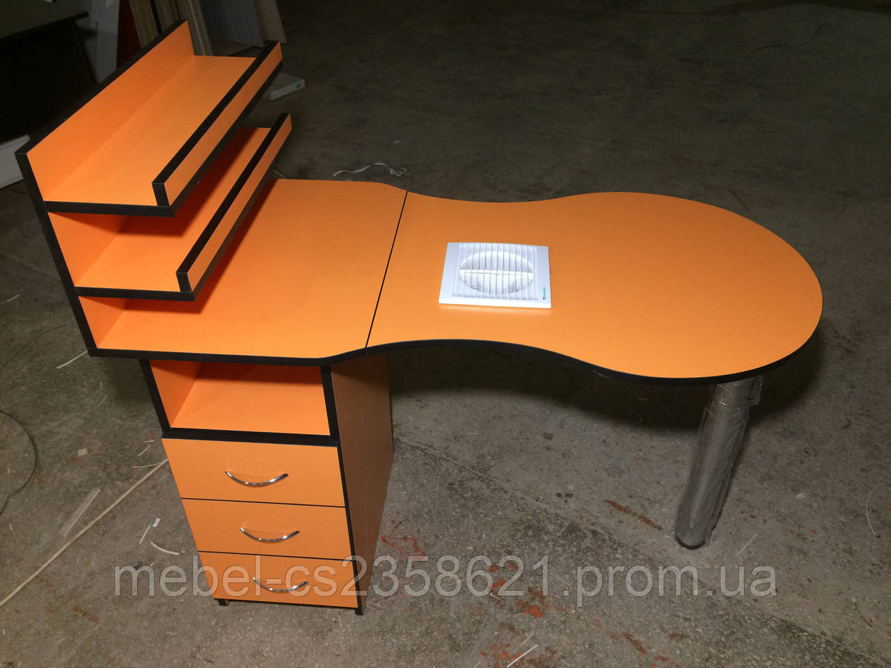 Манікюрний стіл з витяжкою апельсиновий колір
