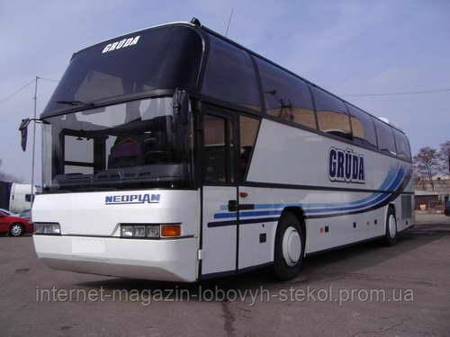 Скло автобуса лобове Neoplan 116 верхнє