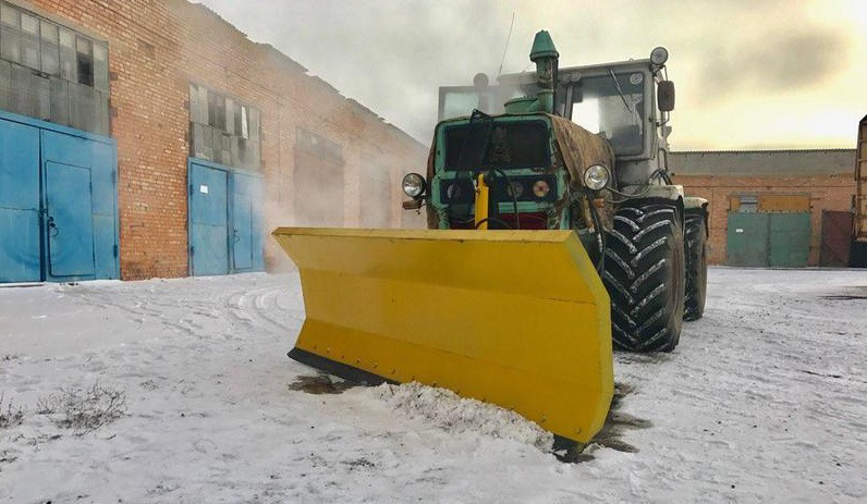 Cнегоочиститель (снегоотвал) для уборки снега на трактор МТЗ, ЮМЗ, Т-150 - фото 1 - id-p648156739