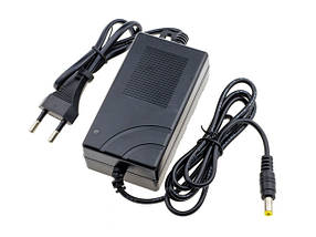 Блоки живлення в пластиковому корпусі