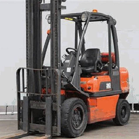 Складаний вилковий навантажувач Газ/Бензин 3 тонни Nissan FG30 б/у, фото 2