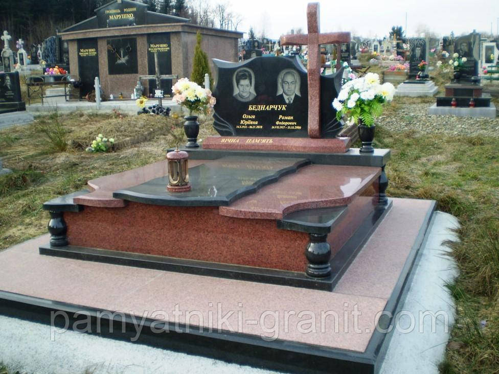 Пам'ятник із граніту подвійний (Отвора 857)