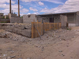 Начало установки опалубки, сбор щитов.