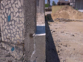 Цокольная часть фундамента вышла ровной, как и планировали.