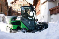 Снігоприбиральна машина Nilfisk 2250