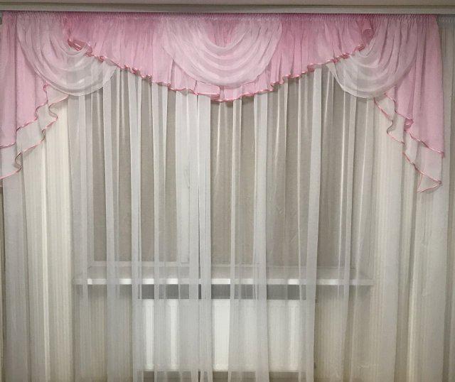 Нейлоновий ламбрекен у вітальню з подвійними хвостами