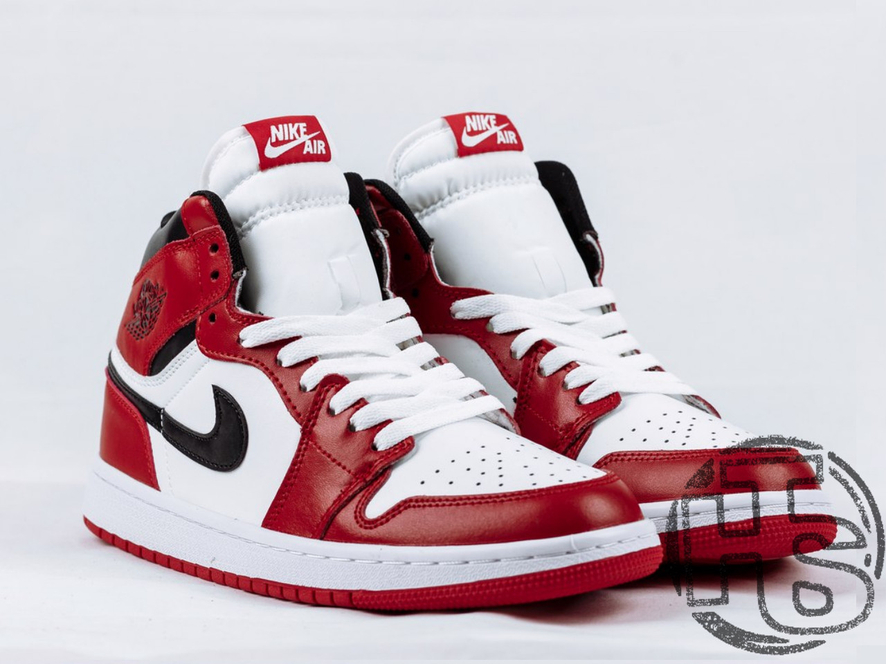 Мужские кроссовки Air Jordan 1 Retro HI OG Chicago 555088-101 - фото 4 - id-p585652092