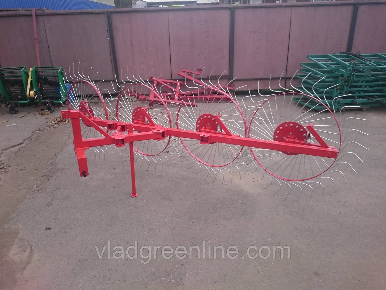 Граблі "Володар" нового зразка на квадратній трубі (4 сонечка, спиця оцинкована)