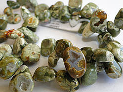 Незрівнянні намисто з риолита