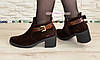 Жіночі замшеві туфлі на стійкому каблуці, коричневий колір, фото 3