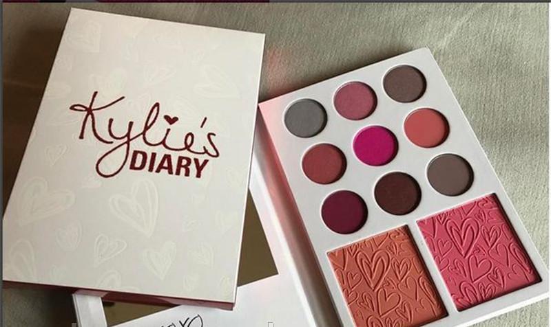 Палетка Kylie Diary: тени + румяна