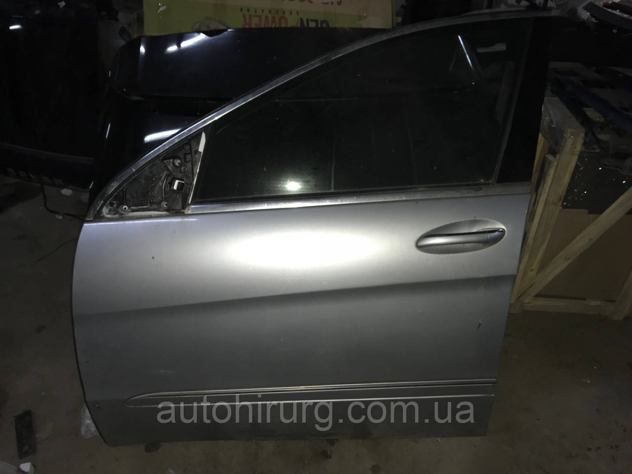 Двері передня ліва mercedes w251 r-class