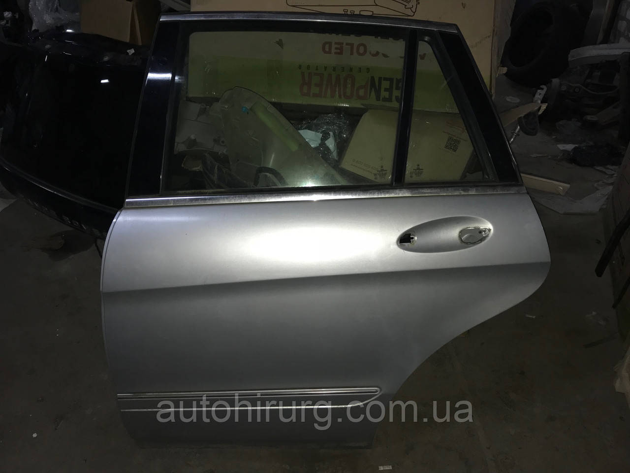 Двері задня ліва mercedes w251 r-class