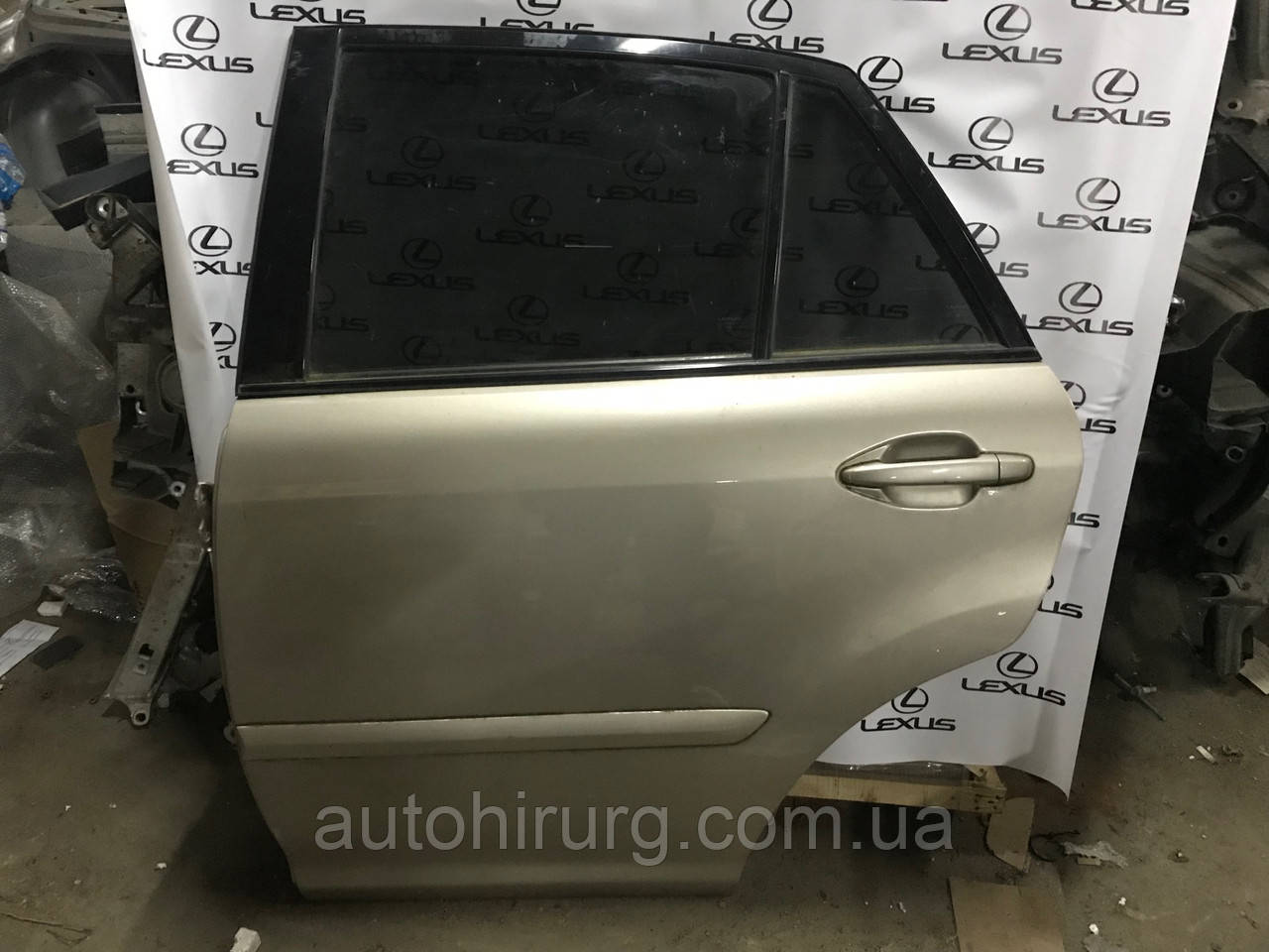 Двері задні ліві lexus rx300