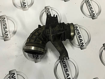 Патрубок повітряного фільтра Nissan Navara D40 165785X00A