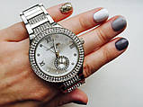 Часы женские стальной цвет украшенные камнями циферблатом серебро, фото 3