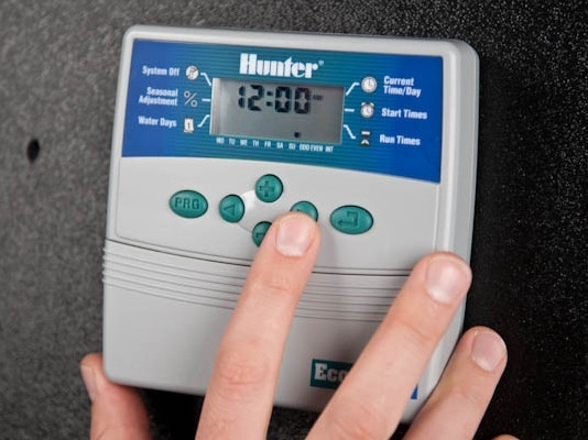 контроллер управления поливом на даче или огороде контроллер управления поливом