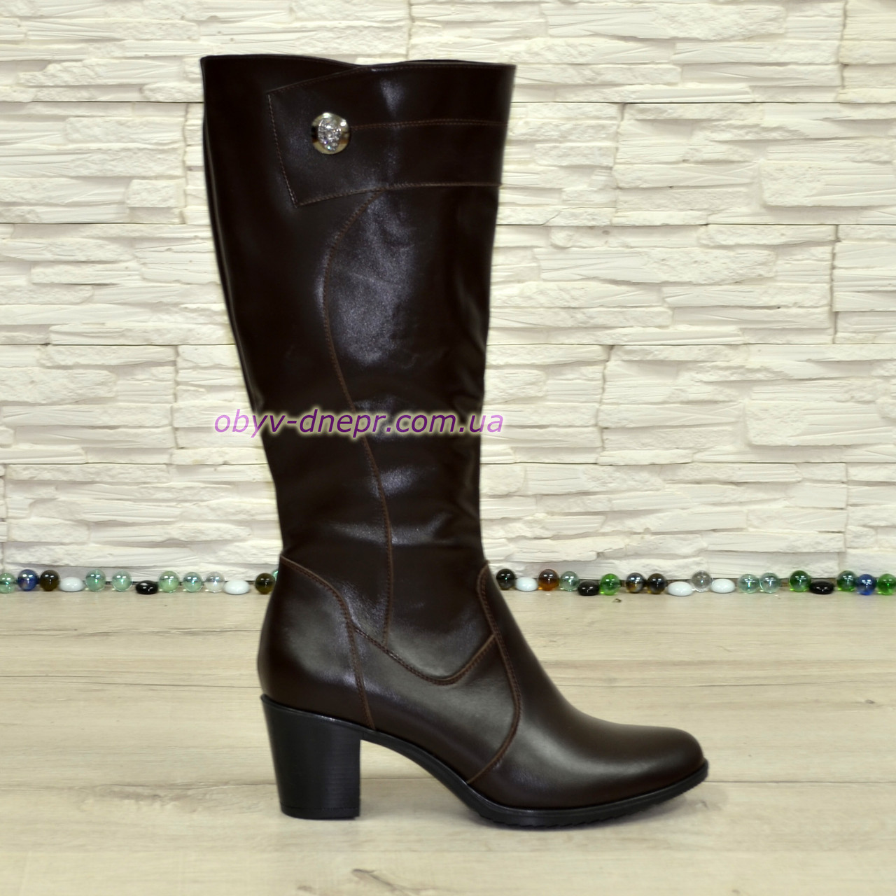 Шкіряні жіночі чоботи на невисокому каблуці, коричневий колір, фото 1