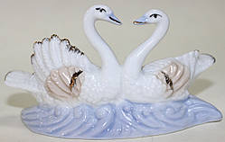 Статуетка порцелянова, лебеди пара/ве весілля/